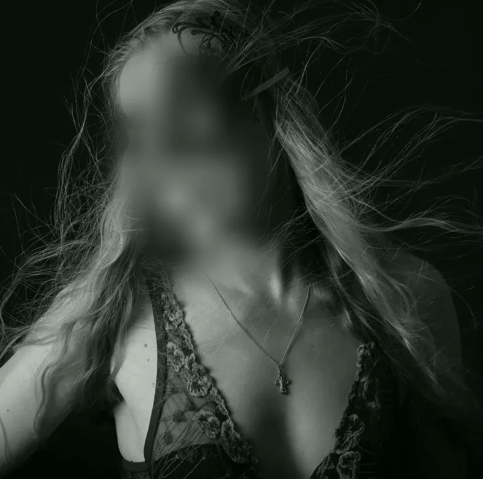 Alena, 34