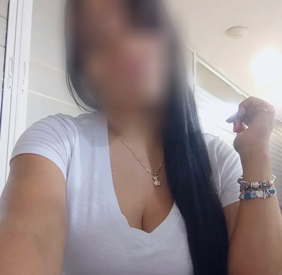 Angelika, 35