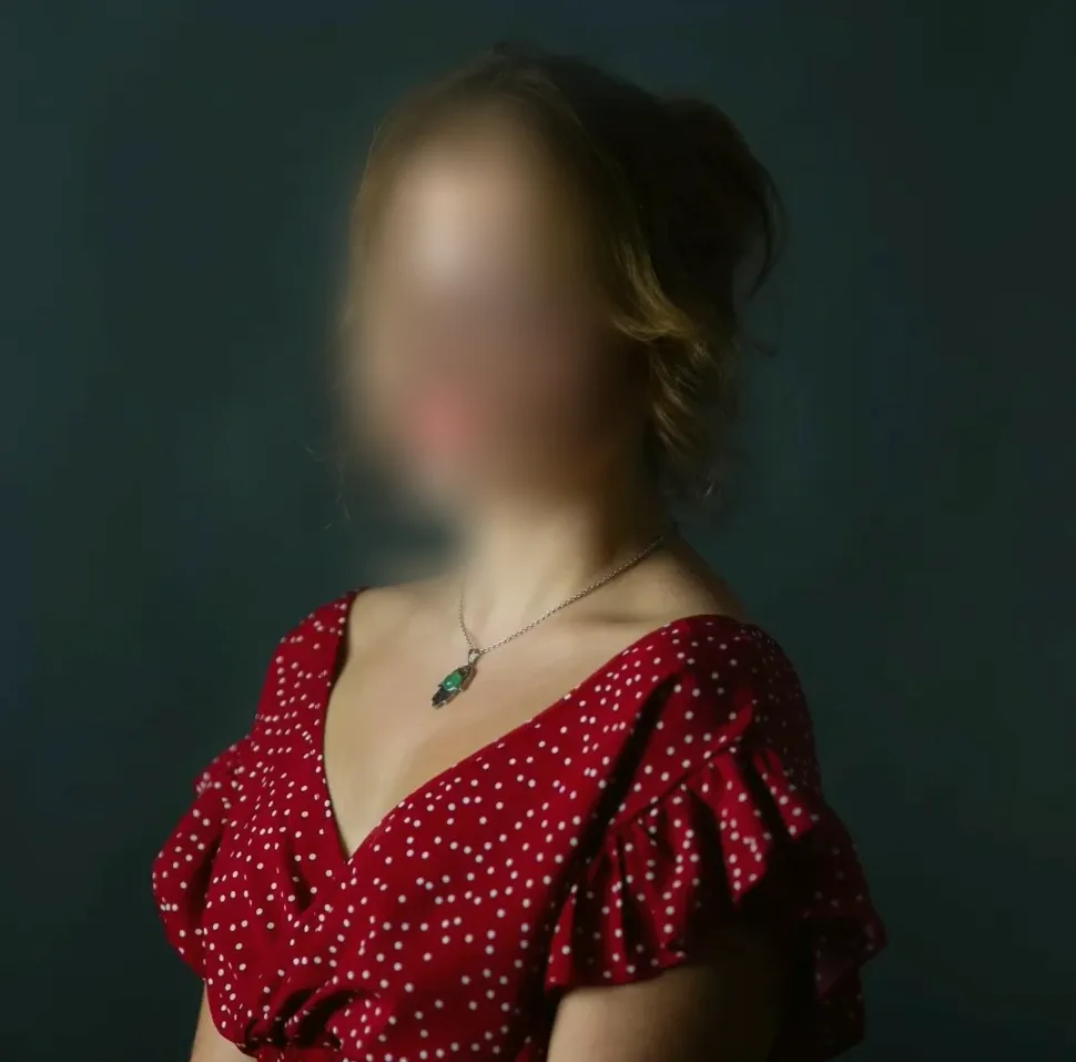 Claudia, 25
