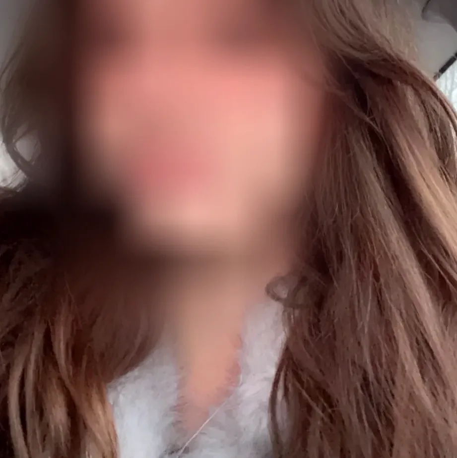 Katrin, 23