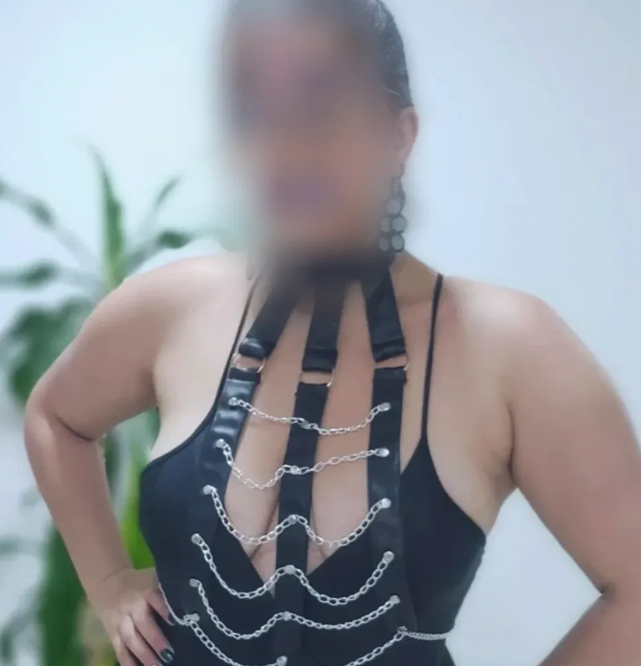 Laura, 39