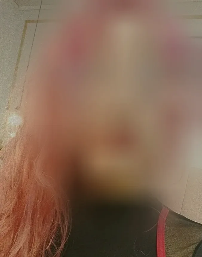 Nikolina, 27