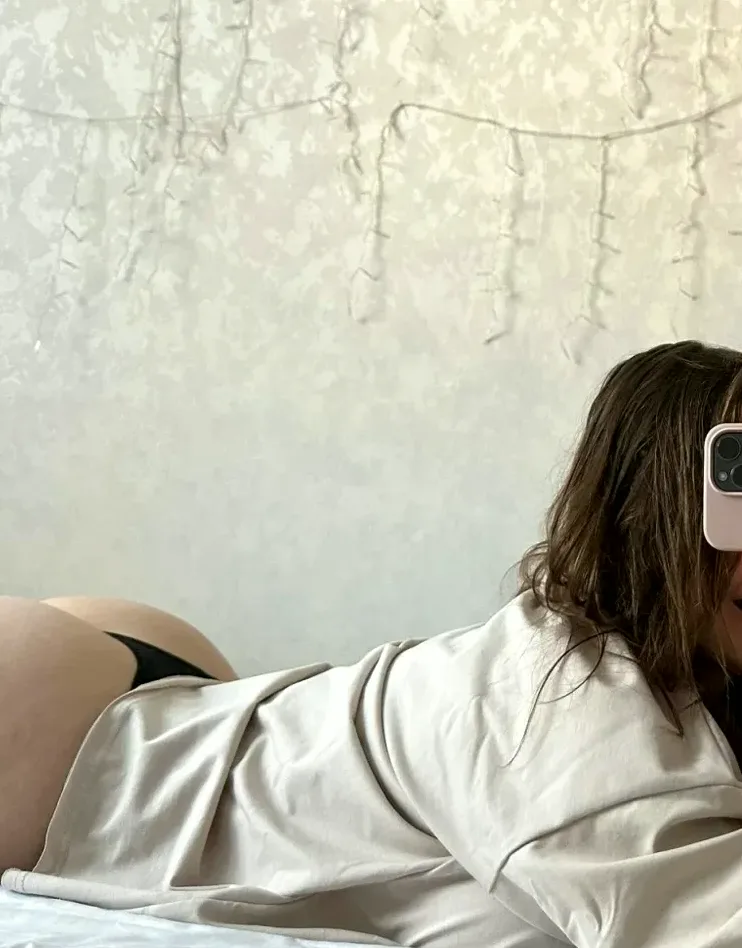 Viktoria, 21