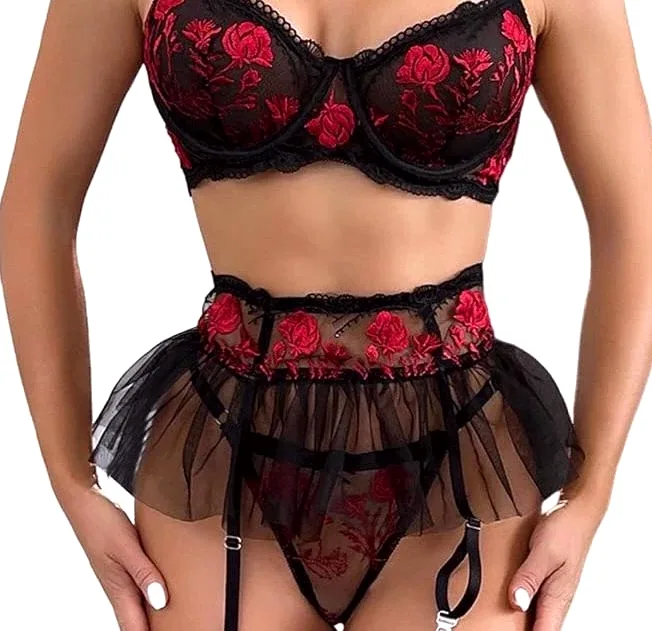 Zeynep, 25